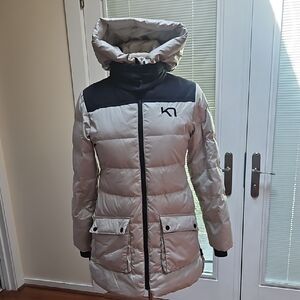 Kari Traa Black and Cream Puffer Jacket